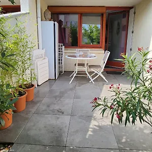Appartement 2* Rdc+ Terrasse&parking Privé, Aix-les-Bains